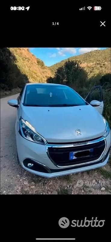 Usata 2017 Peugeot 208 Due volumi | 4000 € - Immagine 1/4