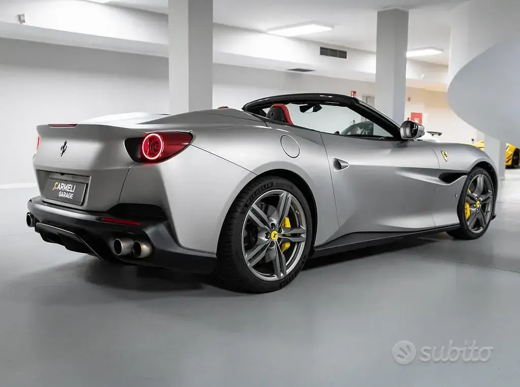 Usata Ferrari Portofino 600 CV (441 kW) 2019 Grigio Cabrio