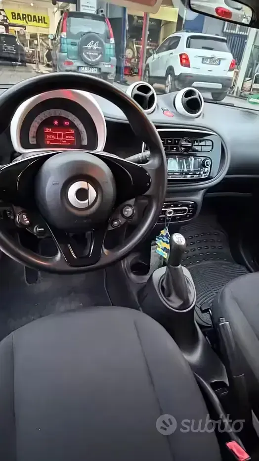 Usata Smart ForFour 71 CV (52 kW) 2016 Nero Utilitaria