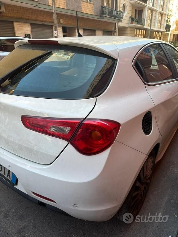 Usata Alfa Romeo Giulietta 170 CV (125 kW) 2010 Bianco Utilitaria