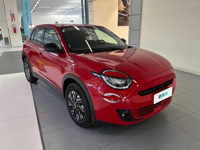 Usata Fiat 600 Red 114 kW (156 CV) 2024 Rosso SUV
