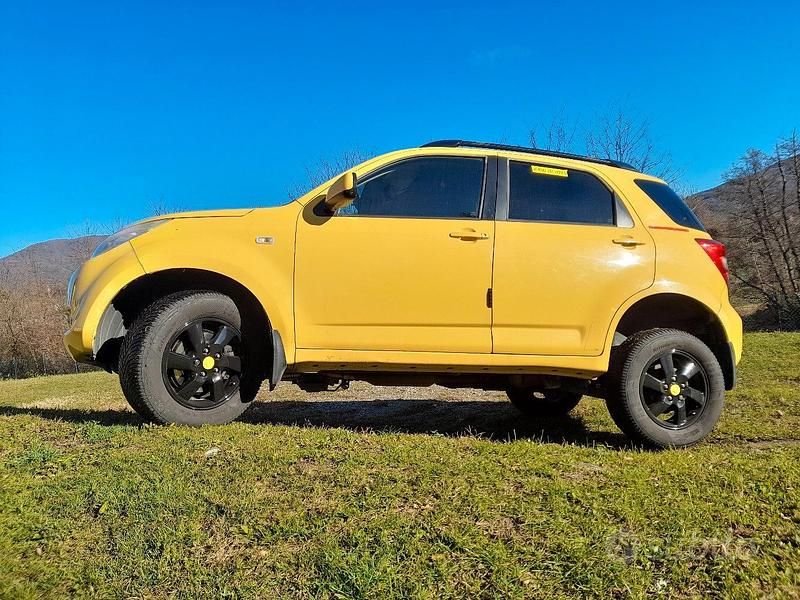 Usata Daihatsu Terios 2006 Giallo SUV