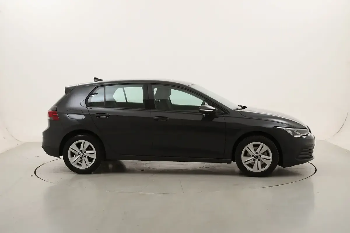 Usata VW Golf VIII Life 130 CV (95 kW) 2023 Berlina