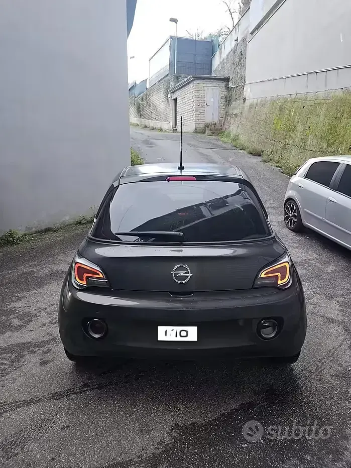 Usata Opel Adam 70 CV (51 kW) 2013 Utilitaria