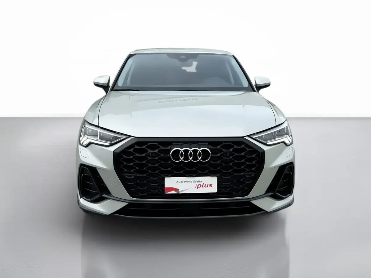 Nuova Audi Q3 Sportback Comfort 150 CV (110 kW) 2026 Argento cavo metallizzato SUV
