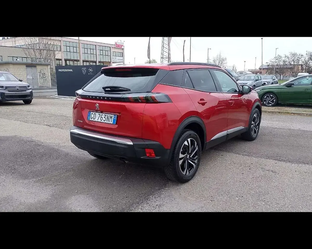 Usata Peugeot 2008 Allure 101 CV (74 kW) 2021 Rosso SUV