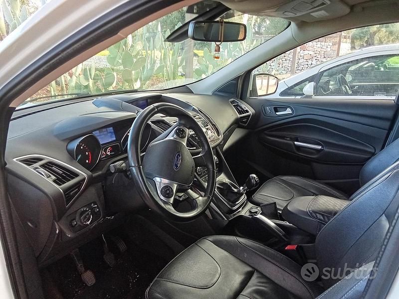 Usata Ford Kuga Titanium 140 CV (102 kW) 2013 Bianco SUV