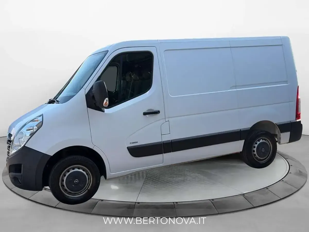 Usata Opel Movano 110 CV (80 kW) 2020 Bianco Monovolume