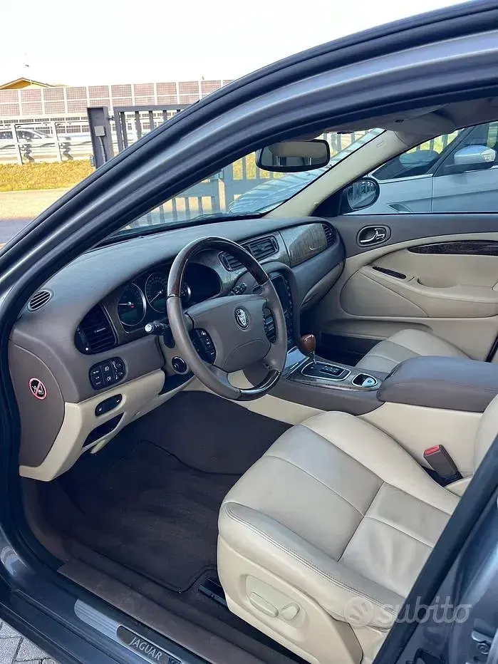 Usata Jaguar S-Type Classic 207 CV (152 kW) 2007 Grigio Berlina