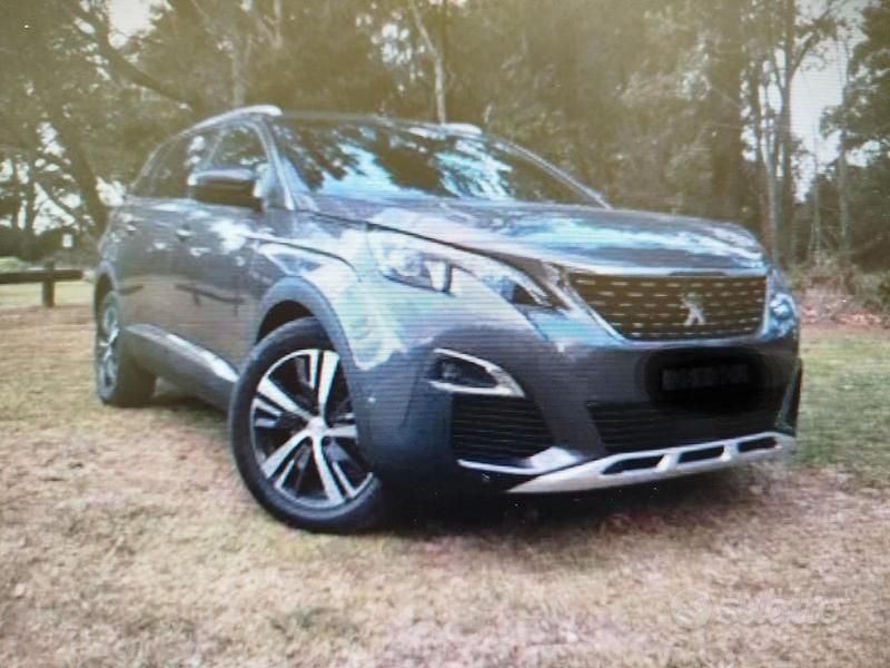 Usata Peugeot 5008 GT-line 131 CV (96 kW) 2019 Grigio SUV