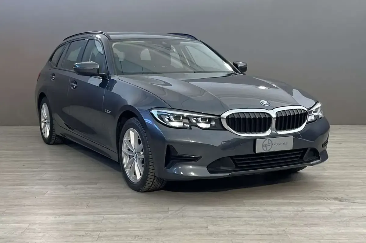 Usata BMW 320 Advantage 163 CV (119 kW) 2021 Grigio Station wagon