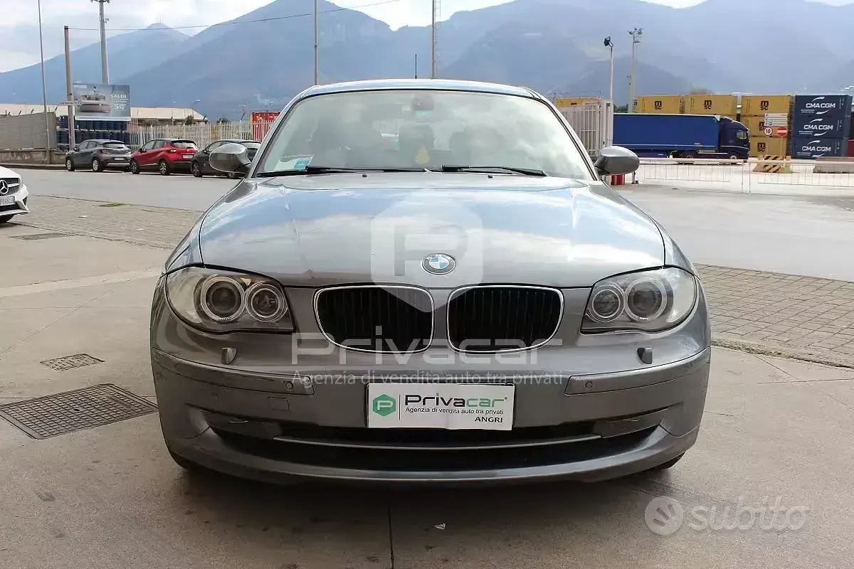 Usata BMW 118 143 CV (105 kW) 2008 Grigio Utilitaria