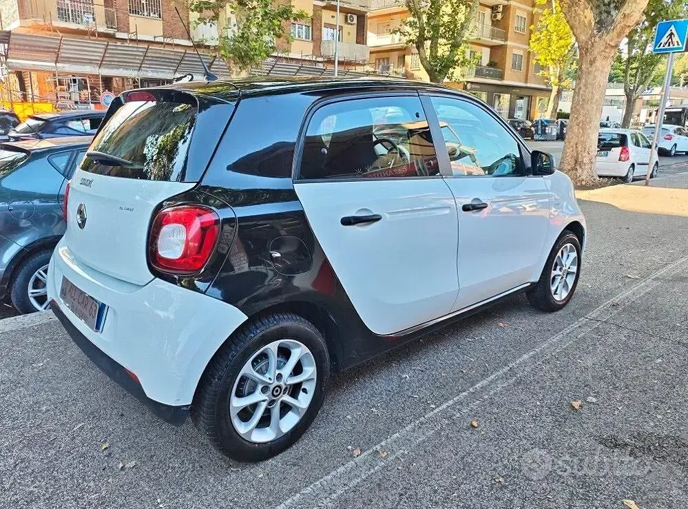 Usata Smart ForFour 71 CV (52 kW) 2018 Bianco Utilitaria