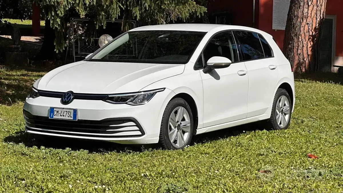 Usata VW Golf VIII Life 116 CV (85 kW) 2023 Bianco Berlina