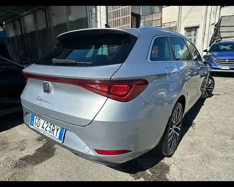 Usata Seat Leon XCELLENCE 150 CV (110 kW) 2021 Argento Station wagon