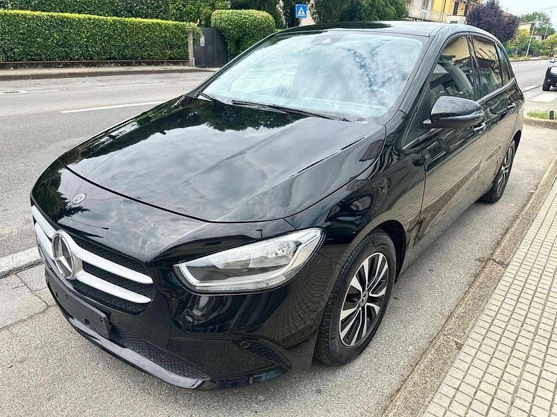 Nero Usata 2020 Mercedes B160 Executive Monovolume | 17.999 € (Buon prezzo) - Immagine 1/4