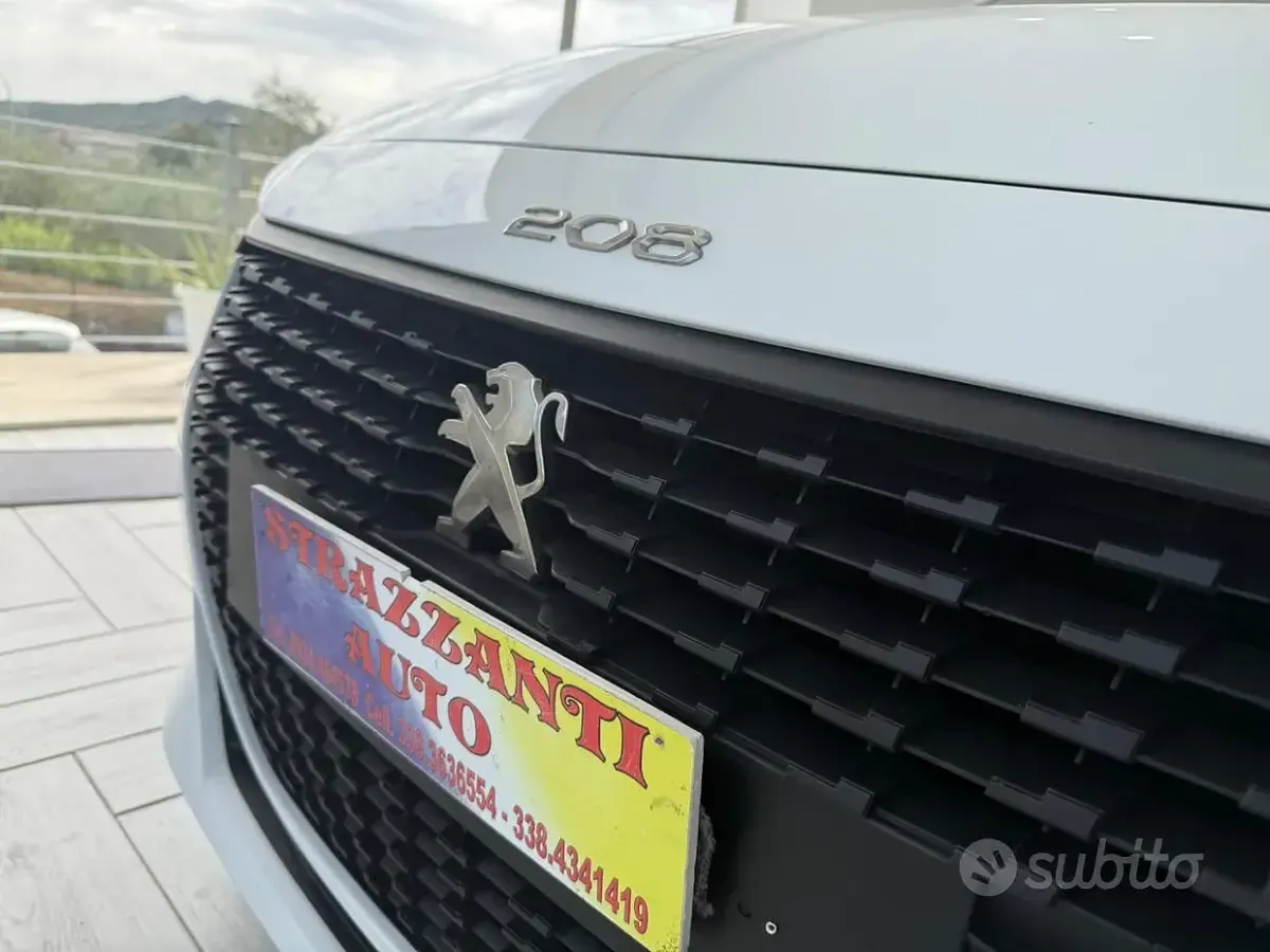 Usata Peugeot 208 Allure 102 CV (75 kW) 2022 Bianco Utilitaria