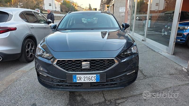Käytetty Seat Leon Style 116 HP (85 kW) 2023 Harmaa Farmari