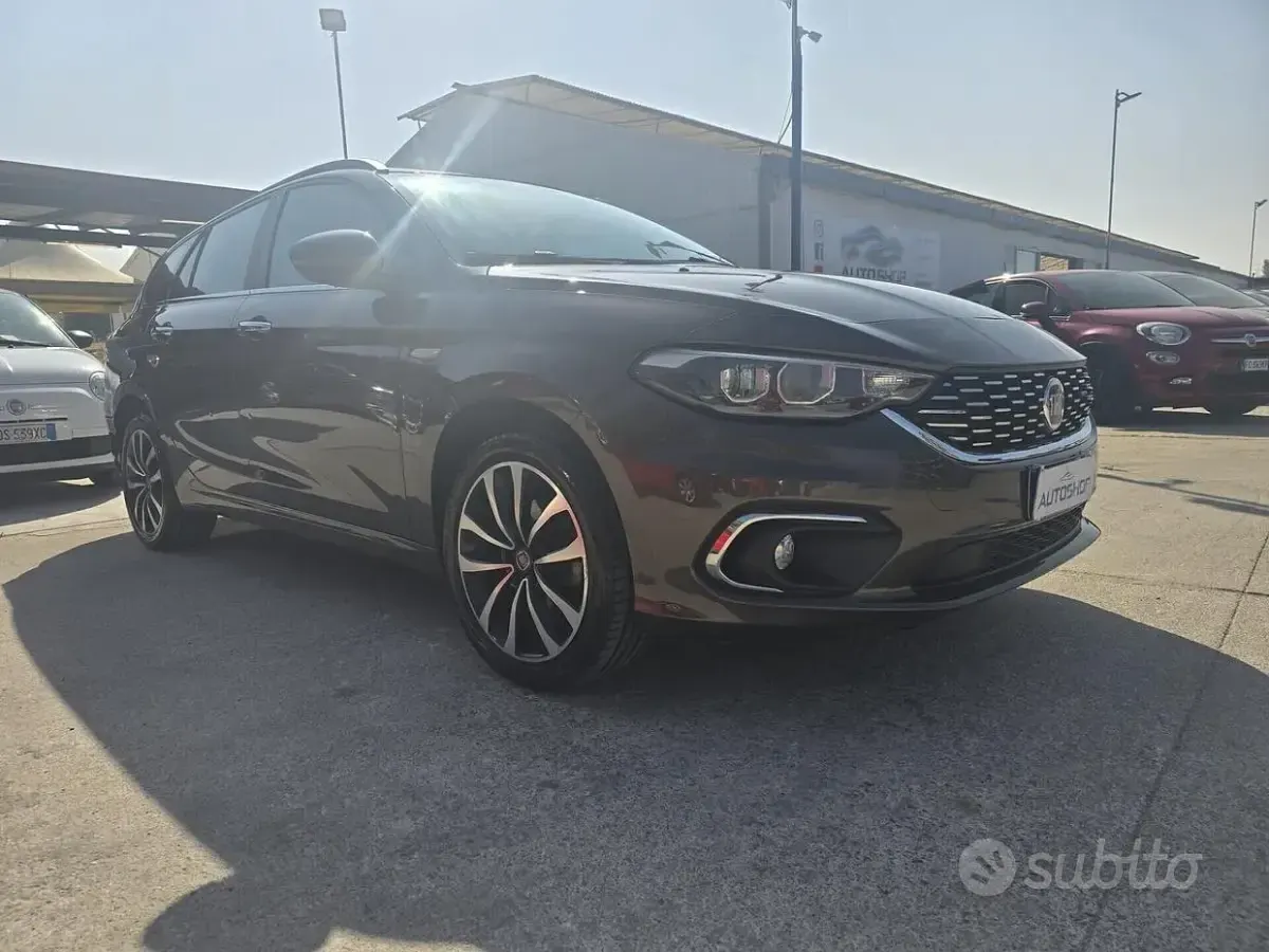 Usata Fiat Tipo S 120 CV (88 kW) 2020 Marrone Station wagon