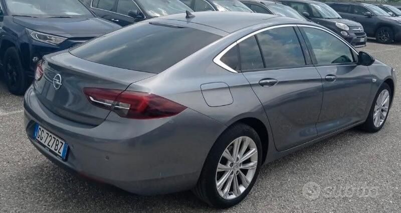 Usata Opel Insignia Sport 165 CV (121 kW) 2021 Argento Berlina