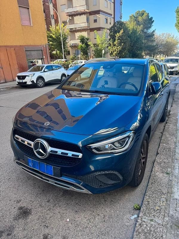 Usata Mercedes GLA200 116 CV (85 kW) 2022 Blu SUV