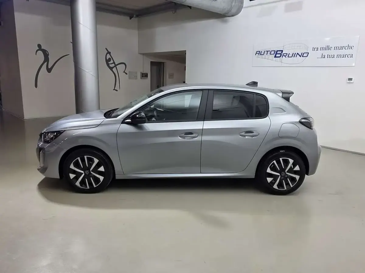 Nuova Peugeot 208 Business-Line 110 CV (80 kW) 2026 Other Utilitaria