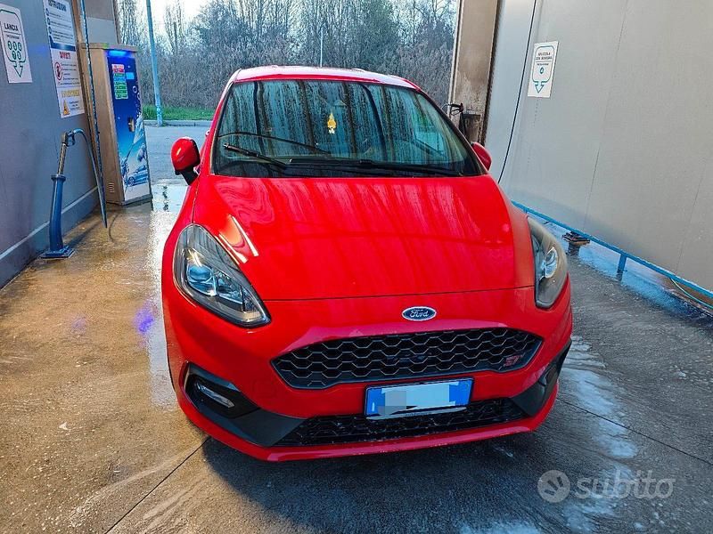 Usata Ford Fiesta Performance Edition 205 CV (150 kW) 2018 Rosso Utilitaria