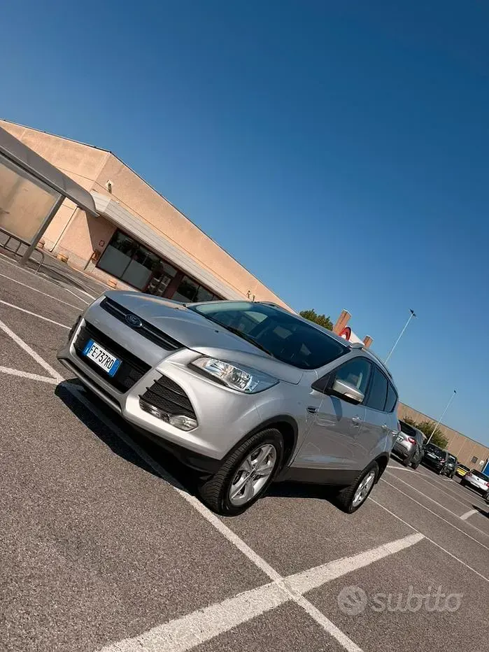 Usata Ford Kuga 150 CV (110 kW) 2016 Grigio SUV