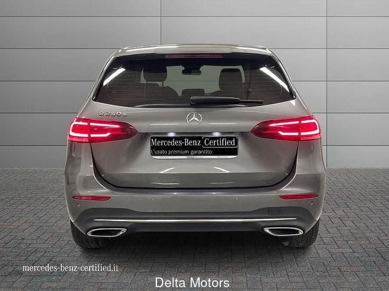 Usata Mercedes E250 218 CV (160 kW) 2021 Grigio Monovolume