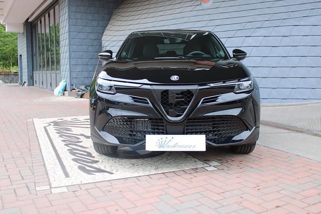 Nuova Alfa Romeo Junior Edizione Speciale 145 CV (106 kW) 2025 Nero SUV