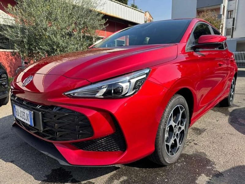Rosso Nuova 2025 MG MG3 Comfort Due volumi | 15.200 € (Buon prezzo) - Immagine 1/4