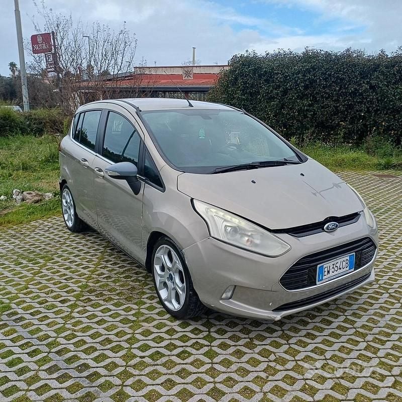 Usata Ford B-MAX 75 CV (55 kW) 2014 Grigio Monovolume