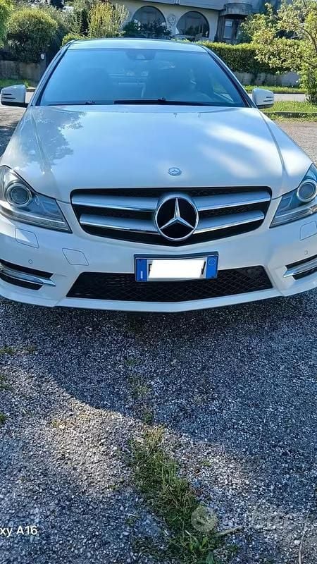 Usata Mercedes C220 170 CV (125 kW) 2011 Bianco Coupé