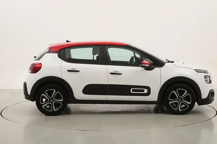 Begagnad Citroën C3 Shine 83 HK (61 kW) 2022 Halvkombi