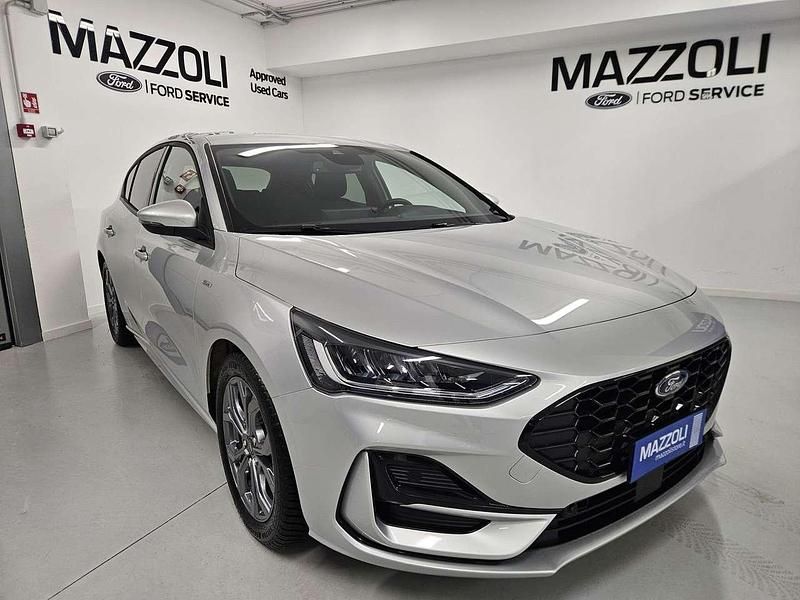 Argento Usata 2024 Ford Focus ST-Line Tre volumi | 21.900 € (Buon prezzo) - Immagine 1/4