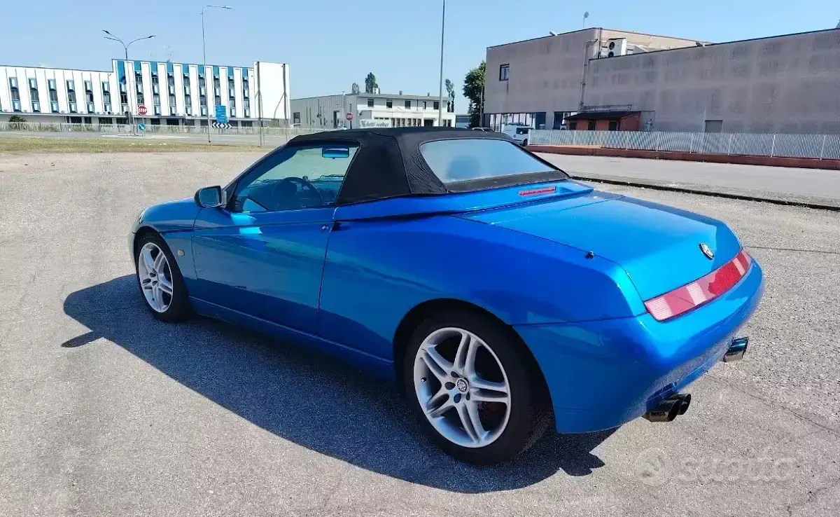 Usata Alfa Romeo Spider 240 CV (176 kW) 2026 Bluazzurro Cabrio