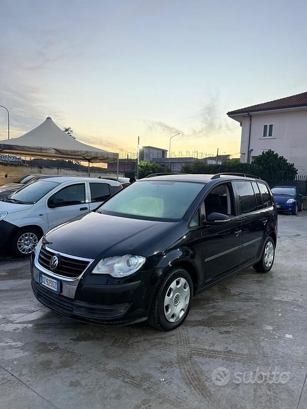 Usata VW Touran Trendline 150 CV (110 kW) 2009 Nero Monovolume