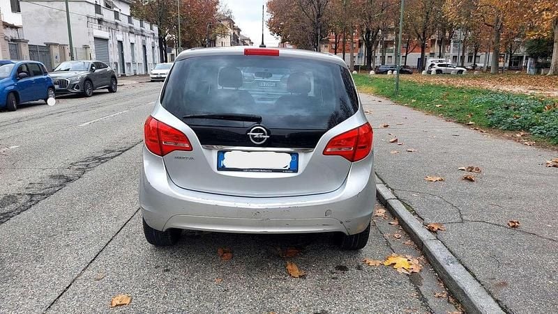 Usata Opel Meriva S 101 CV (74 kW) 2012 Argento Monovolume