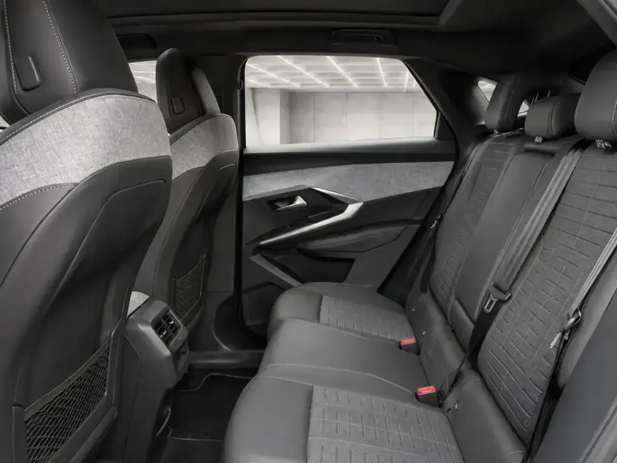 Usata Peugeot 3008 GTi 136 CV (100 kW) 2025 Bianco SUV