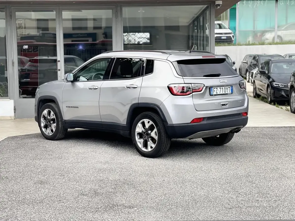 Usata Jeep Compass Limited 140 CV (102 kW) 2020 Grigio SUV