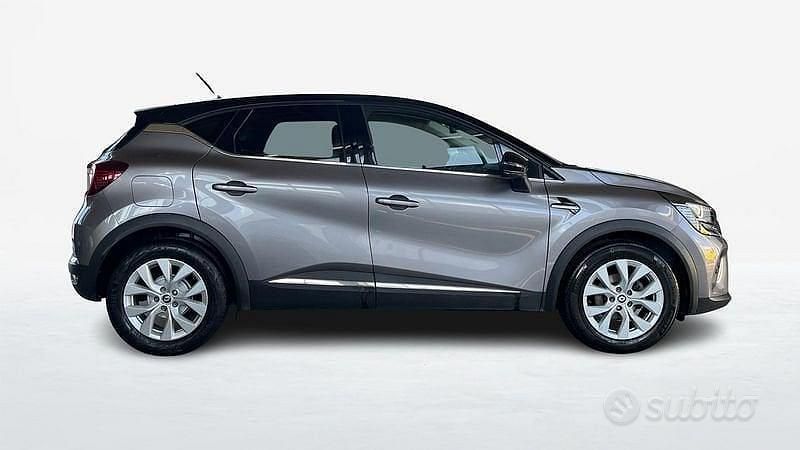 Usata Renault Captur Intens 100 CV (73 kW) 2022 Grigio scuro SUV