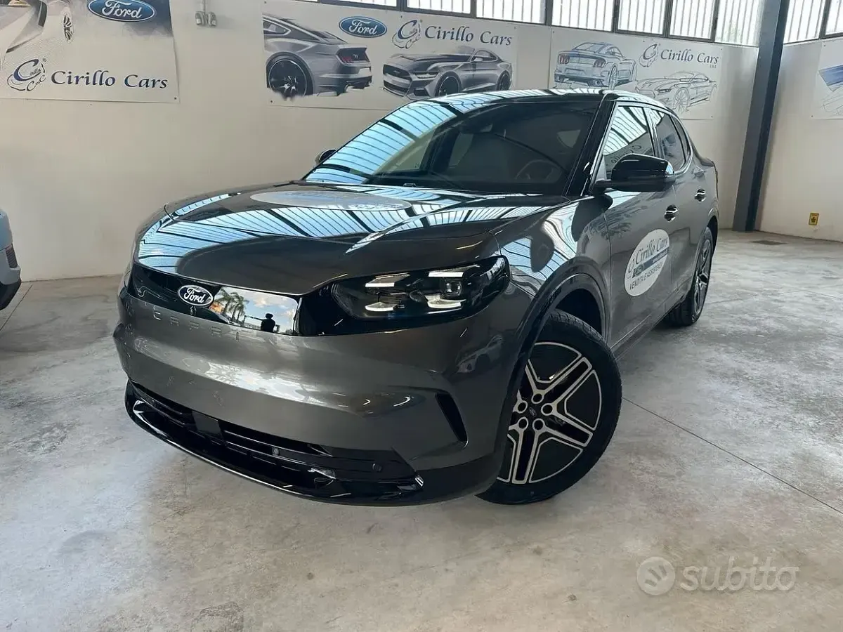 Nuova Ford Capri Premium 125 kW (170 CV) 2026 Grigio SUV