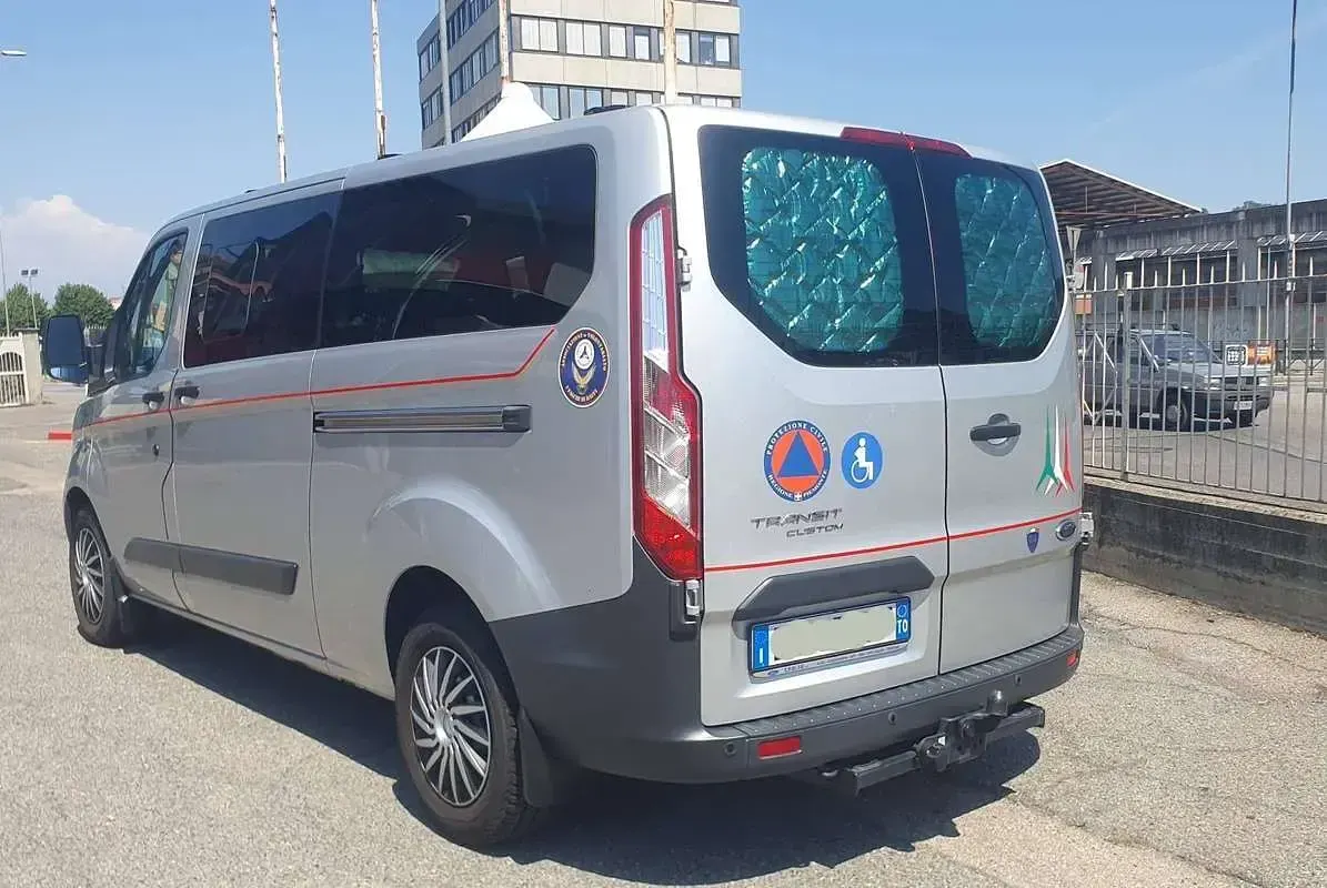 Usata Ford Transit Custom Trend 155 CV (114 kW) 2015 Argento Station wagon