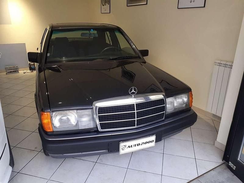 Usata Mercedes 190 109 CV (80 kW) 1992 Nero Berlina