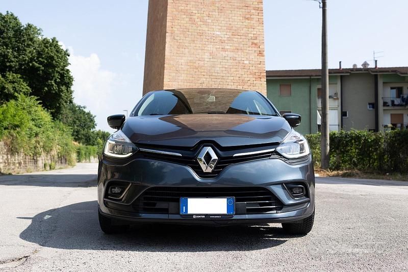 Usata 2019 Renault Clio IV Zen Due volumi | 6500 € (Buon prezzo) - Immagine 1/4