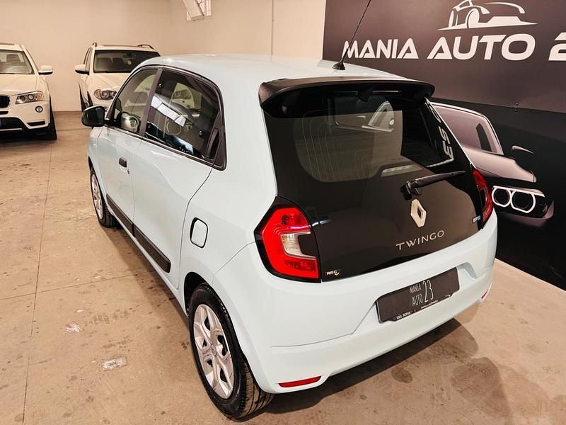 Usado Renault Twingo Urban 30 kW (42 CV) 2023 Azul Utilitario