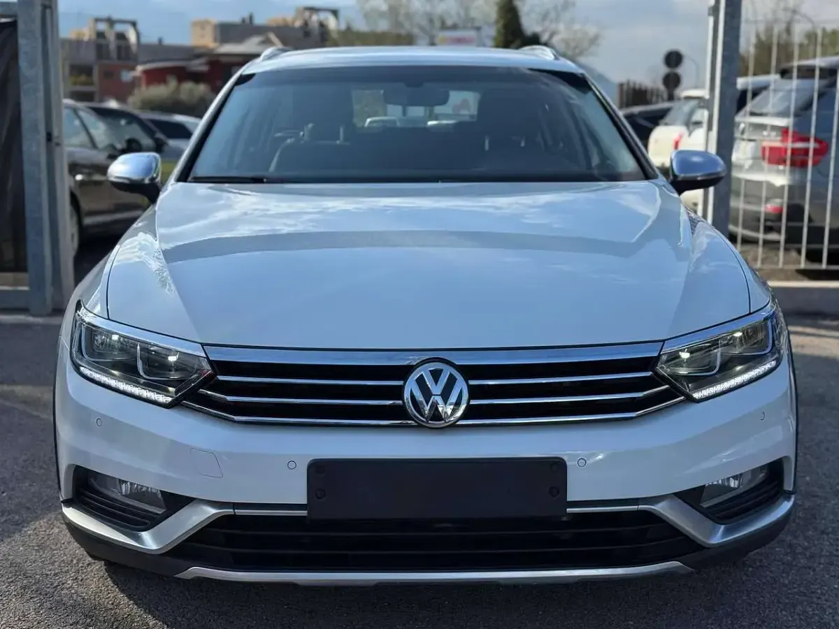 Usata VW Passat Alltrack 190 CV (139 kW) 2017 Bianco Station wagon