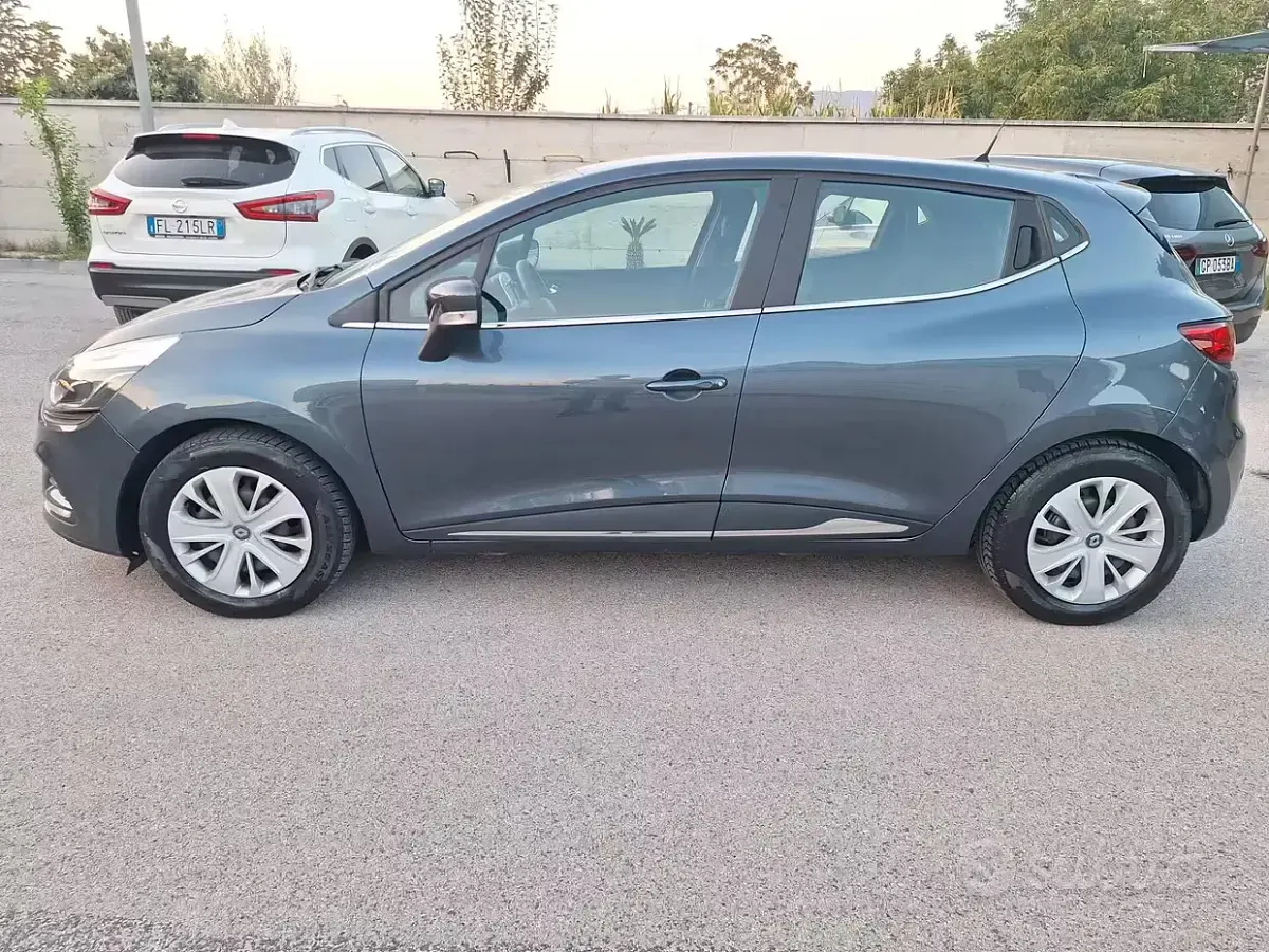 Usata Renault Clio IV Zen 90 CV (66 kW) 2018 Grigio Berlina