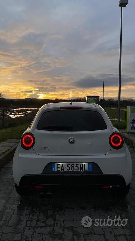 Usata Alfa Romeo MiTo Distinctive 105 CV (77 kW) 2010 Bianco Utilitaria