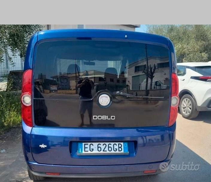 Usata Fiat Doblò 90 CV (66 kW) 2010 Blu Monovolume